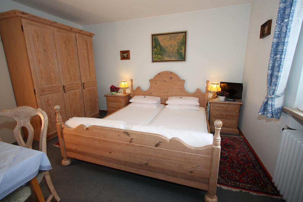 Haus Hollental Hotel Garmisch-Partenkirchen Ruang foto