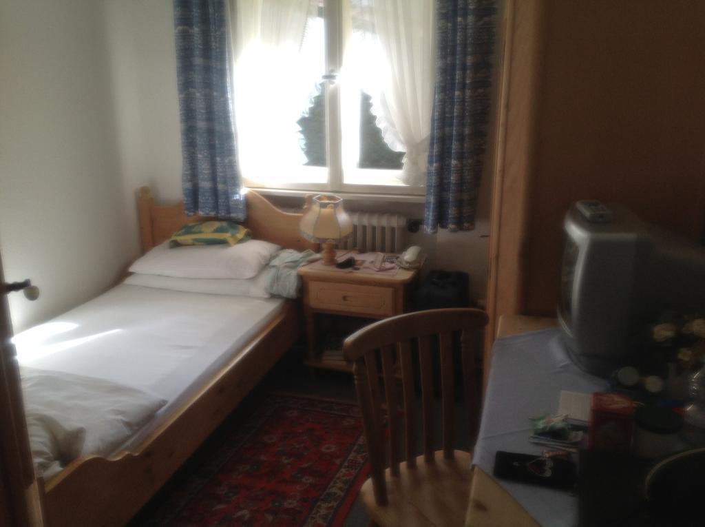 Haus Hollental Hotel Garmisch-Partenkirchen Ruang foto