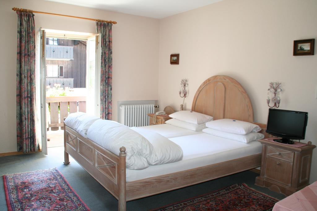 Haus Hollental Hotel Garmisch-Partenkirchen Ruang foto